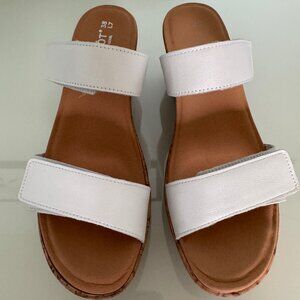 Naot Caveran Wedge White Pearl Leather size 38